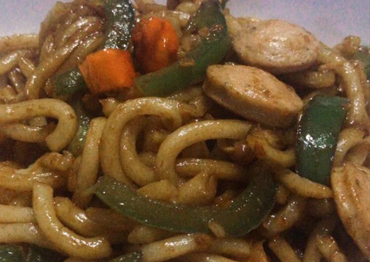 Spicy sausage fried udon