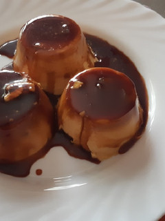 Una foto de Flan de turrón blando