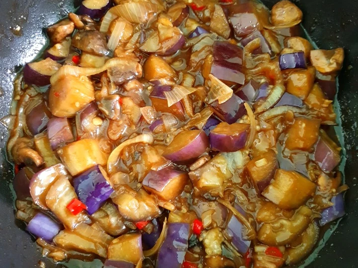 Langkah Gampang Menyiapkan Resep Tumis Saus Tiram Jamur dan Terong yang Lezat Sekali Anti Ribet, Uenak Banget