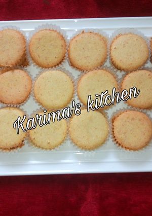 A picture of Vanilla cup cakes.