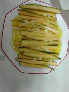 Una foto de Calabacín, falso boquerón en vinagre