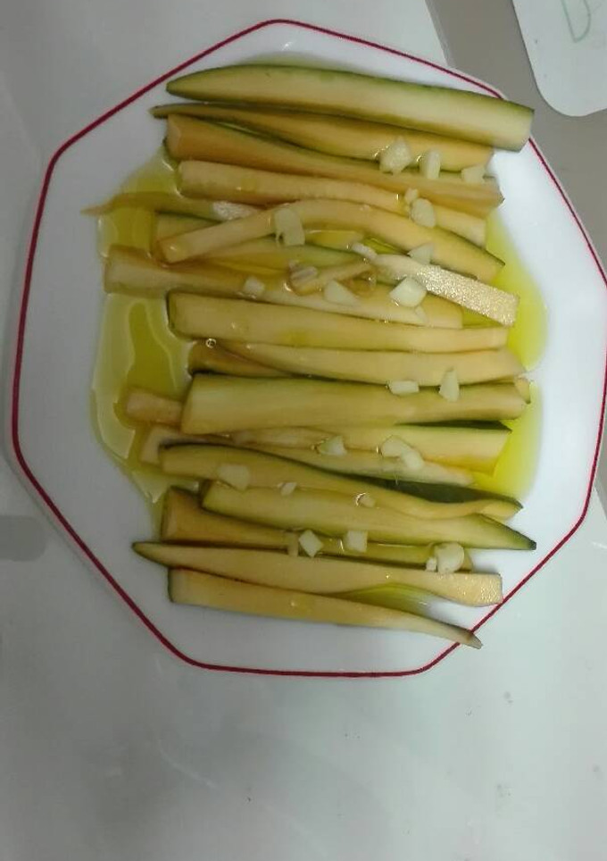 Una foto de Calabacín, falso boquerón en vinagre