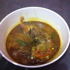 A picture of Bengali fish curry.