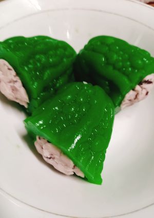 Hình của món Khổ qua dồn cá thác lác.