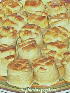 Joghurtos pogĂĄcsa recept fotĂłja