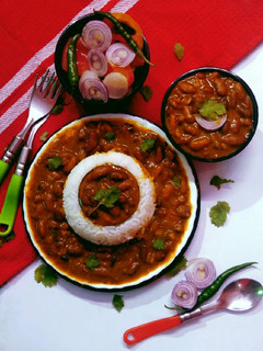 राजमा चावल(rajma chawal recipe in hindi) रेसिपी मुख्य फोटो