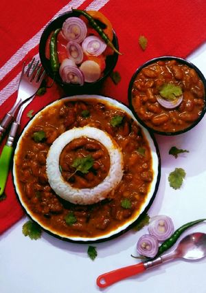 राजमा चावल(rajma chawal recipe in hindi) रेसिपी मुख्य फोटो