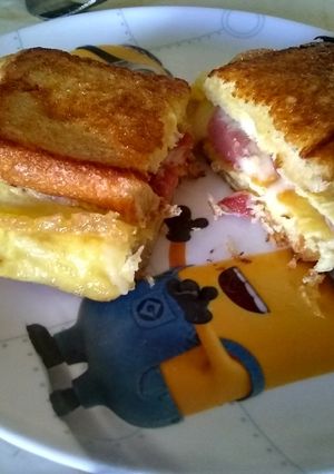 Una foto de Omelette Toast