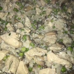 Rosemary chicken & mushroom rice one pot meal A picture of Rosemary chicken & mushroom rice one pot meal.