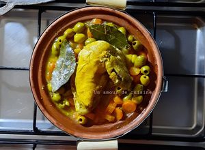 Une photo de Tajine de Poulet aux Olives, Carottes et Citron Confit 🍋