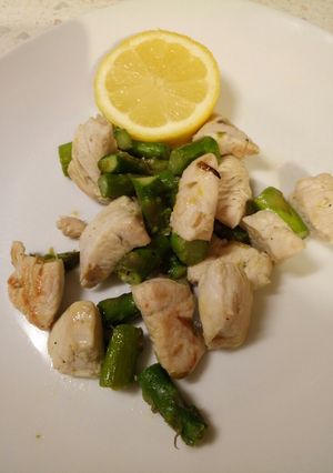 A picture of Quick week night tasty healthy chicken and asparagus.