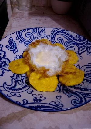 A picture of Fried Plantains with Egg 🇩🇴.