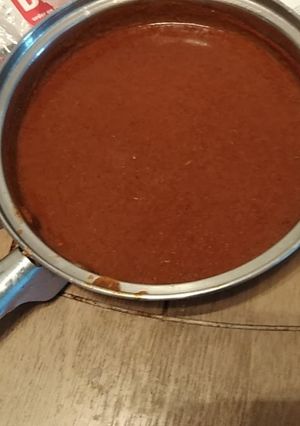 A picture of Home made enchilada sauce.