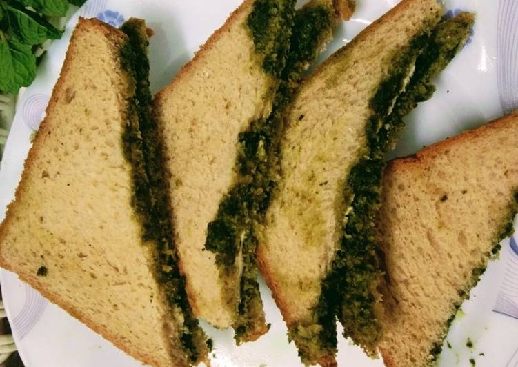 Simple Way to Prepare Homemade Green Chutney Sandwich