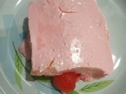 Una foto de gelatina de yogurt con grenetina