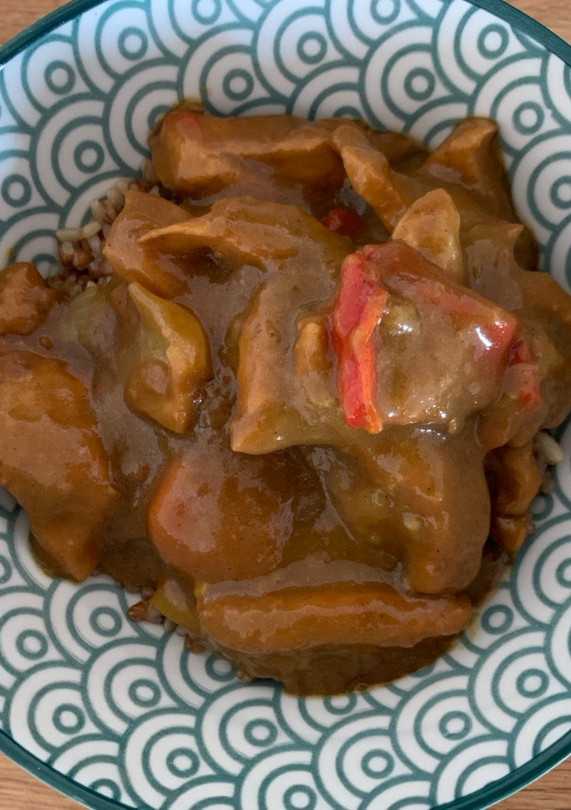 Una foto de Pechugas de Pollo al curry japonés - más fácil imposible