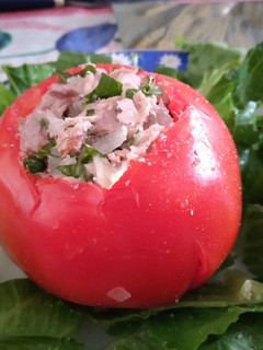 Una foto de Tomate relleno