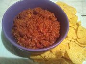 Una foto de chili con carne lata