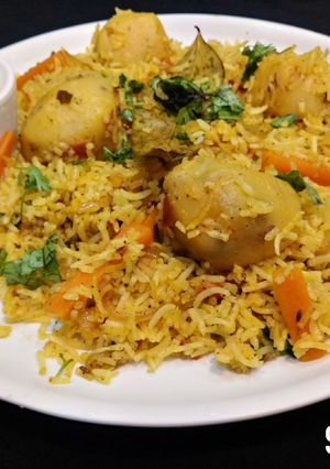 A picture of Dum aloo biryani.