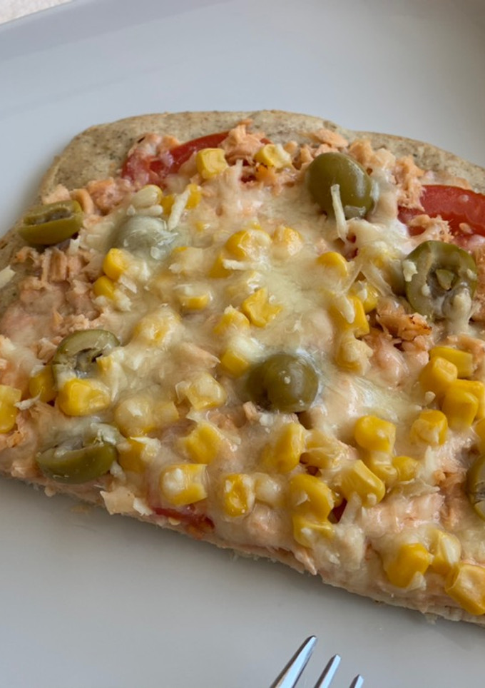Una foto de Pizza fit integral con base de yogur
