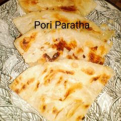 A picture of Pori Paratha.