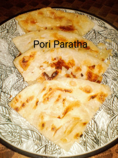 A picture of Pori Paratha.