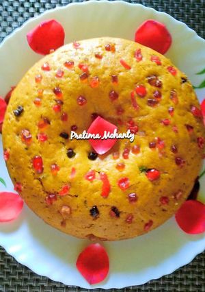 A picture of Eggless Tutti Frutti Cake.