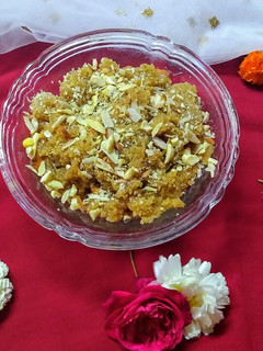 सूजी हलवा (suji halwa recipe in hindi) रेसिपी मुख्य फोटो