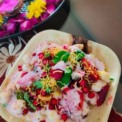 A picture of Strawberry makhana chaat.