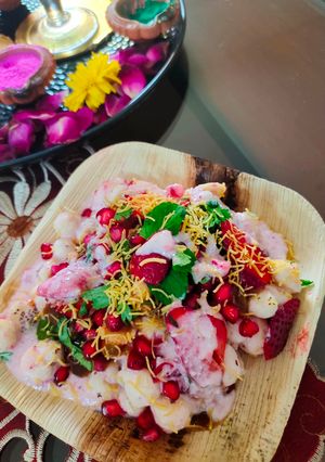 A picture of Strawberry makhana chaat.