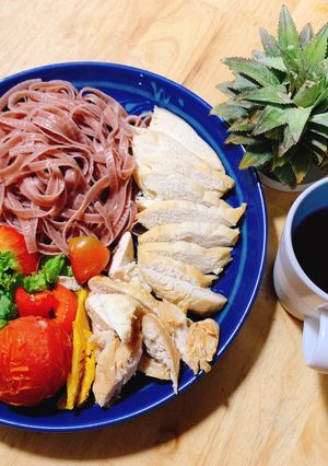 Hình của món Phở gạo lứt+ức gà áp nướng.