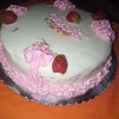 Pineapple strawberry cake A picture of Pineapple strawberry cake.