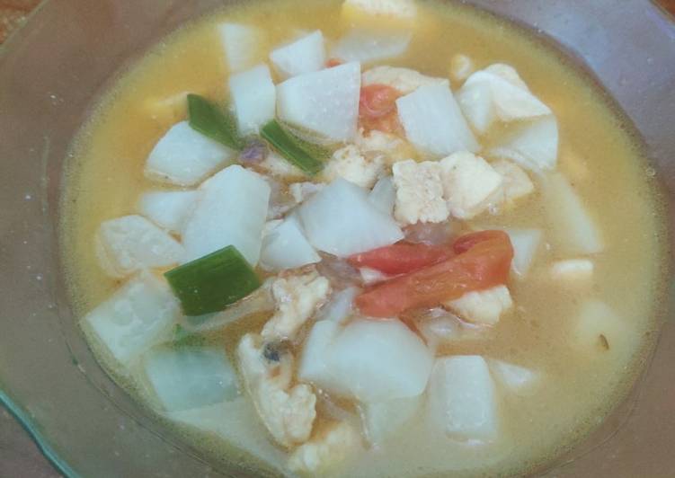 Proses mengolah Sup Lobak Ikan Dori yang sempurna