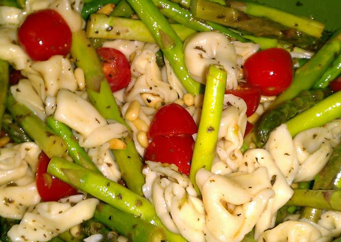 Easiest Way to Make Favorite Tortellini Salad with Asparagus and Fresh Basil Vinaigrette