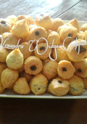 Foto resep Soes Kering Keju isi Coklat