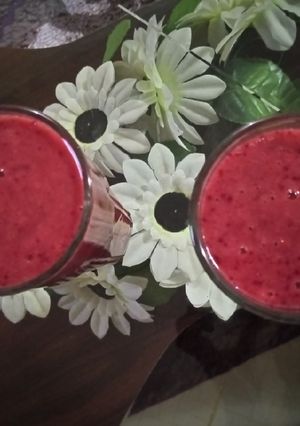 A picture of Fresh fruits juice.