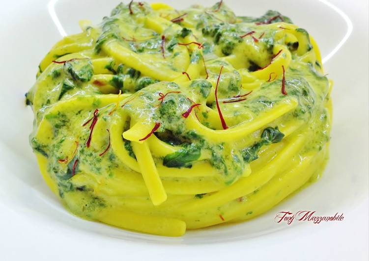 Simple Way to Make Veloce Linguine allo zafferano con ricotta al pesto di basilico e spinacini