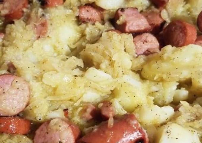 Kris’ sauerkraut hot dogs & potatoes
