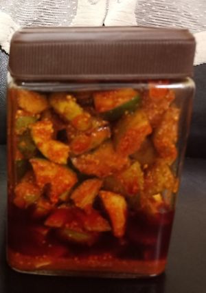 A picture of Mango spicy pickle.