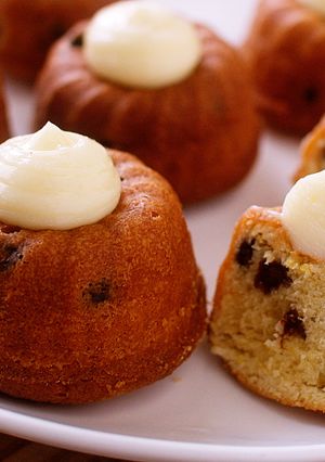 A picture of Butter Cake with Raisin and Rum (Mini kugelhopf / gugelhupf Cakes).