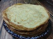 Una foto de filloas en sartén