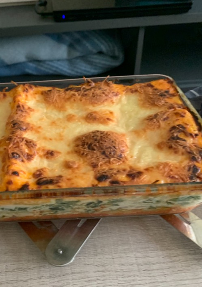 Una foto de Canelones de espinacas y/o lasaña de espinacas y jamón york