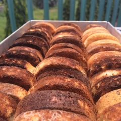 A picture of Pancong Cake.