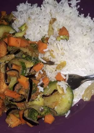 A picture of White Rice oven grilled fish & mixed veggies.