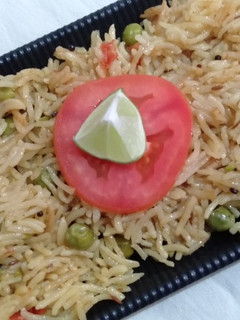 मटार भात (matar bhat recipe in marathi) रेसिपी चे मुख्य फोटो