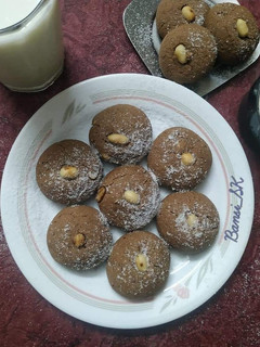 ज्वार चॉकलेट कूकीज (jowar chocolate cookies recipe in Hindi) रेसिपी मुख्य फोटो