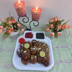 A picture of Gola kabab.
