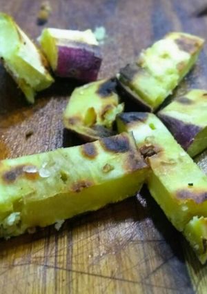 Foto de Batata doce na churrasqueira