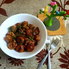 A picture of Chicken Meatballs in Hot Garlic Sauce.