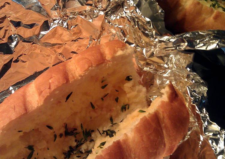 Simple Way to Make Homemade Simple Crispy Garlic Bread